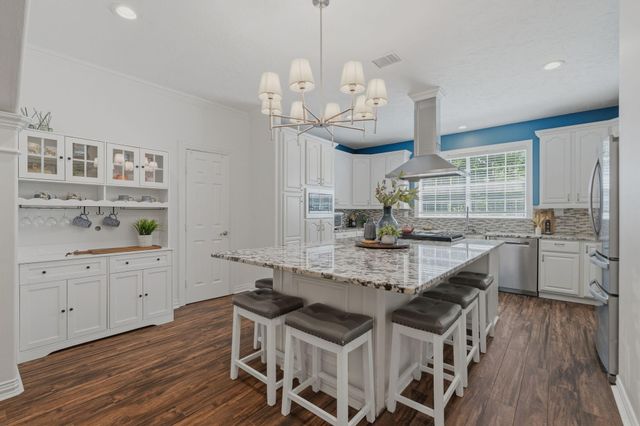 39 Creek Forest Lane, Conroe, TX 77384