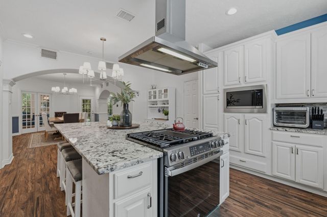 39 Creek Forest Lane, Conroe, TX 77384