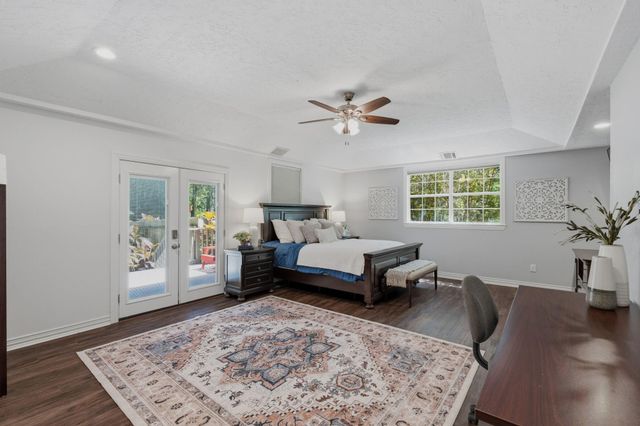 39 Creek Forest Lane, Conroe, TX 77384