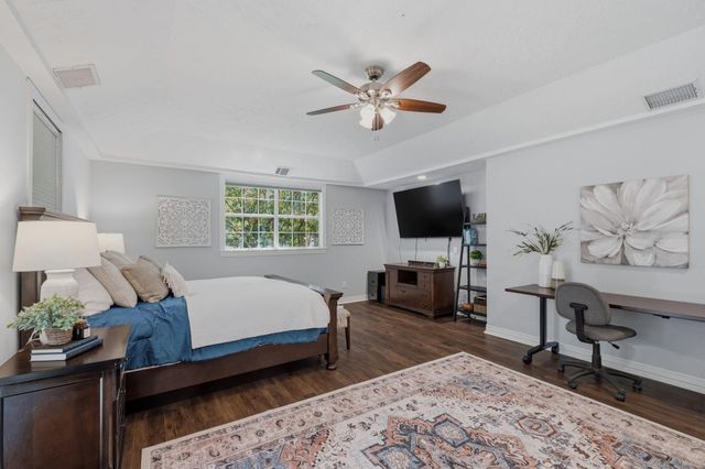 39 Creek Forest Lane, Conroe, TX 77384