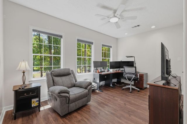 39 Creek Forest Lane, Conroe, TX 77384