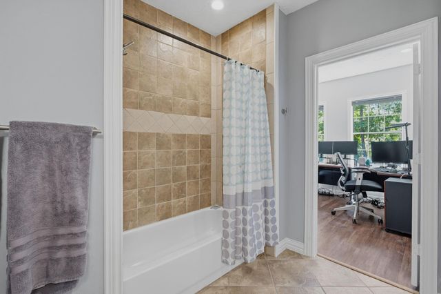 39 Creek Forest Lane, Conroe, TX 77384