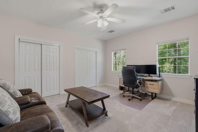 39 Creek Forest Lane, Conroe, TX 77384