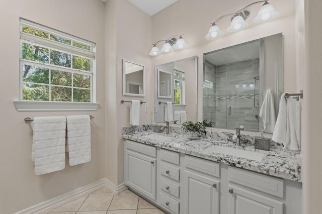 39 Creek Forest Lane, Conroe, TX 77384