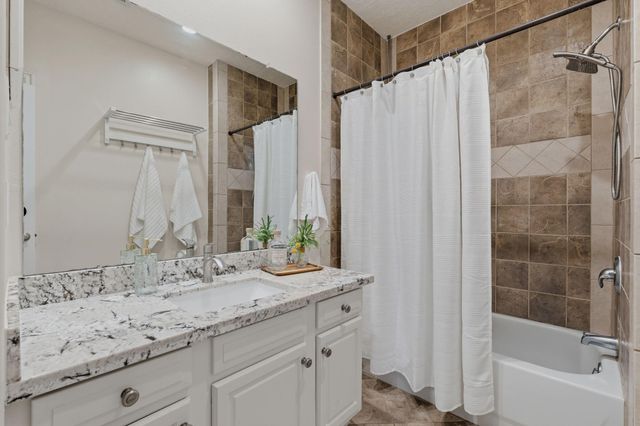 39 Creek Forest Lane, Conroe, TX 77384