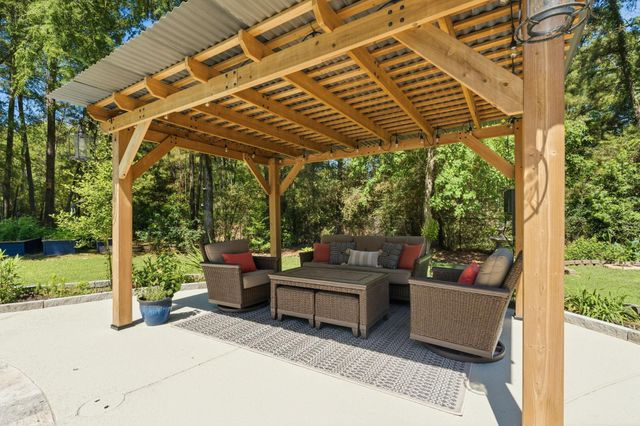 39 Creek Forest Lane, Conroe, TX 77384