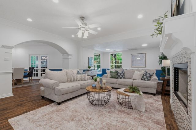 39 Creek Forest Lane, Conroe, TX 77384