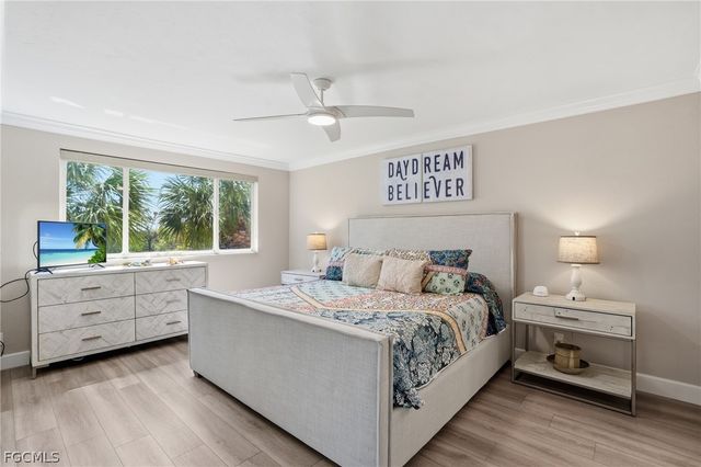 300 Horse Creek DR 307, Naples, FL 34110