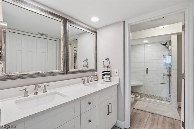 300 Horse Creek DR 307, Naples, FL 34110