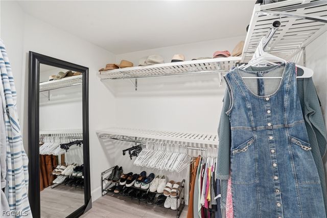 300 Horse Creek DR 307, Naples, FL 34110