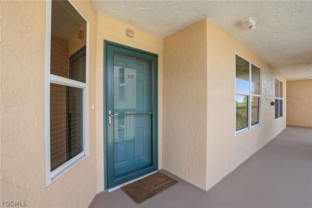 300 Horse Creek DR 307, Naples, FL 34110