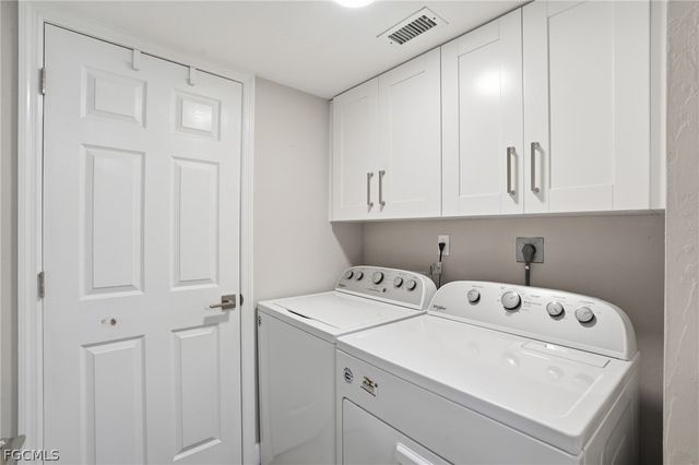 300 Horse Creek DR 307, Naples, FL 34110