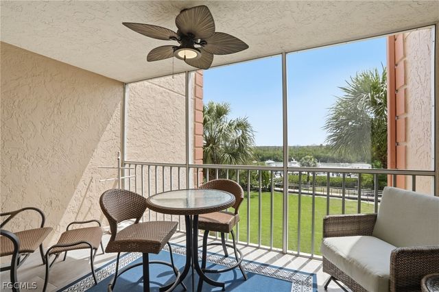 300 Horse Creek DR 307, Naples, FL 34110