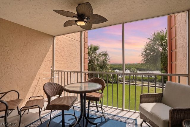 300 Horse Creek DR 307, Naples, FL 34110