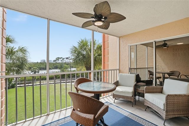 300 Horse Creek DR 307, Naples, FL 34110
