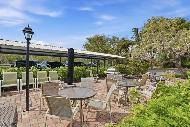 300 Horse Creek DR 307, Naples, FL 34110