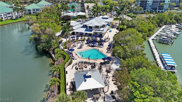 300 Horse Creek DR 307, Naples, FL 34110