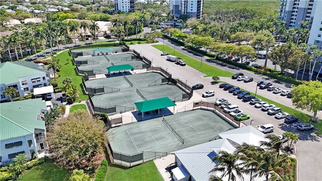 300 Horse Creek DR 307, Naples, FL 34110