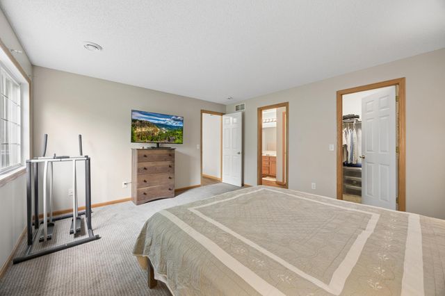 210 Heritage Lane, Circle Pines, MN 55014