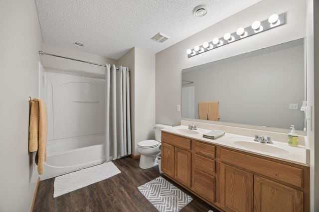 210 Heritage Lane, Circle Pines, MN 55014