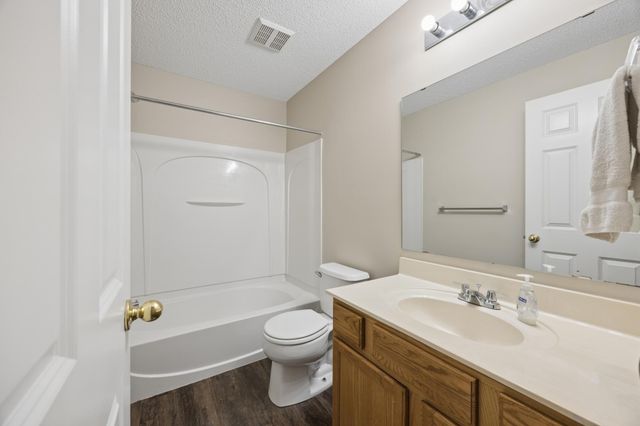 210 Heritage Lane, Circle Pines, MN 55014