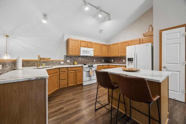 210 Heritage Lane, Circle Pines, MN 55014
