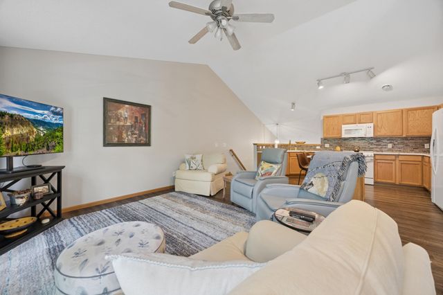 210 Heritage Lane, Circle Pines, MN 55014