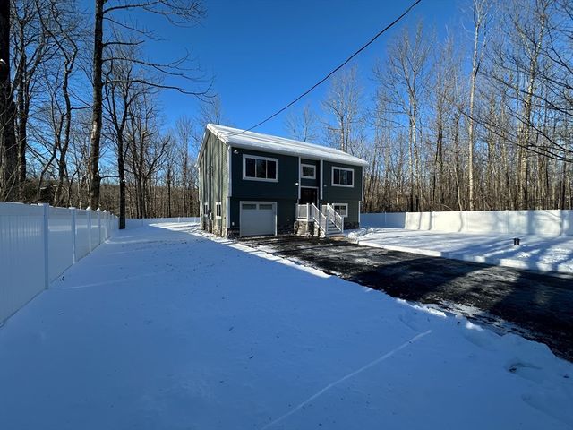 102 Wells Road, Becket, MA 01223