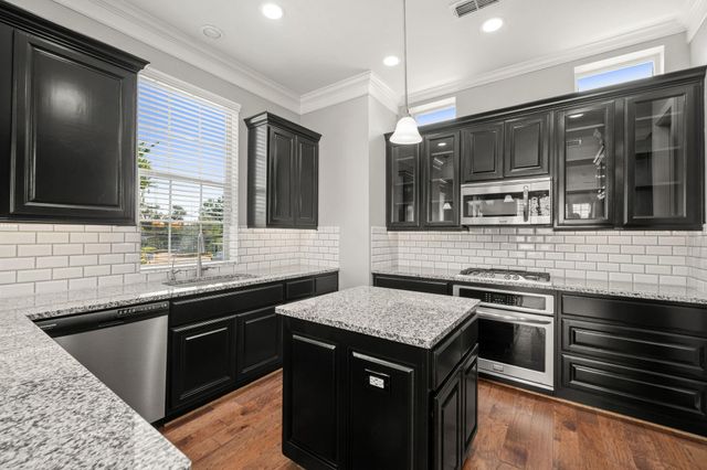 6703 Highclere Manor Lane, Houston, TX 77055