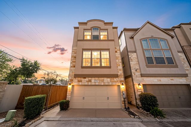 6703 Highclere Manor Lane, Houston, TX 77055