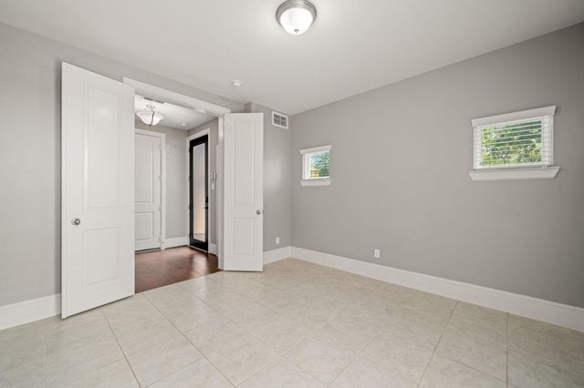 6703 Highclere Manor Lane, Houston, TX 77055