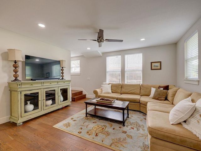2400 Canterbury ST, Austin, TX 78702