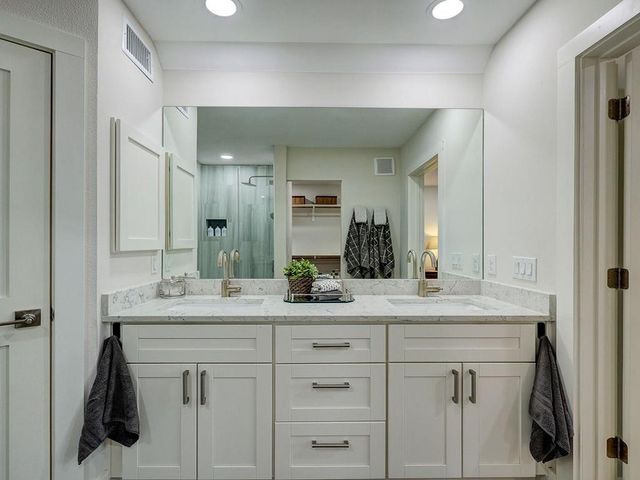 2400 Canterbury ST, Austin, TX 78702