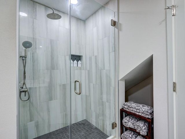2400 Canterbury ST, Austin, TX 78702