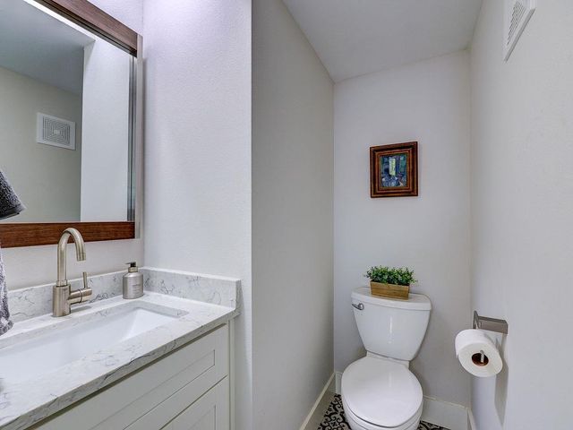 2400 Canterbury ST, Austin, TX 78702