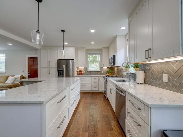 2400 Canterbury ST, Austin, TX 78702