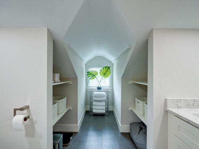 2400 Canterbury ST, Austin, TX 78702