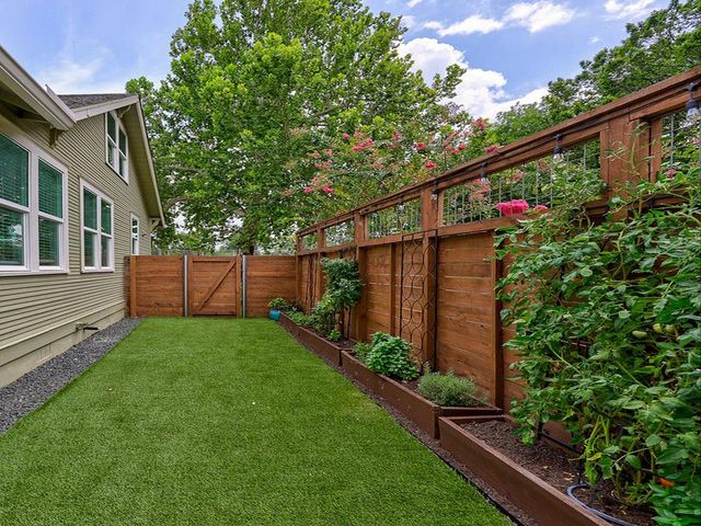2400 Canterbury ST, Austin, TX 78702