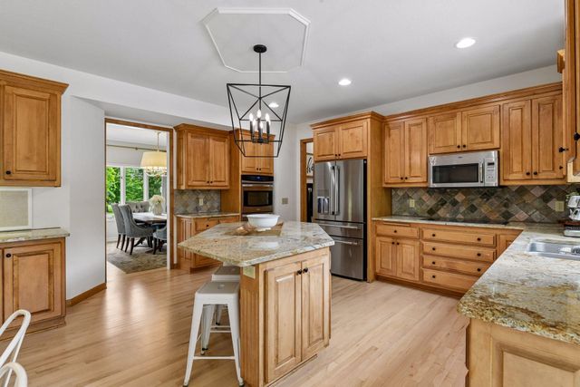 2260 Fieldstone Place, Maple Plain, MN 55359