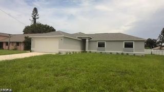 313 SE 17th PL, Cape Coral, FL 33990