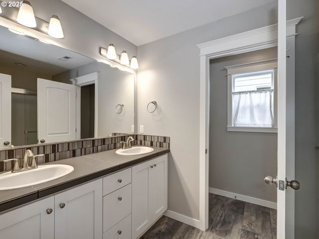 1801 N DANIEL Dr, Newberg, OR 97132