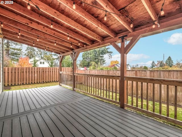 1801 N DANIEL Dr, Newberg, OR 97132