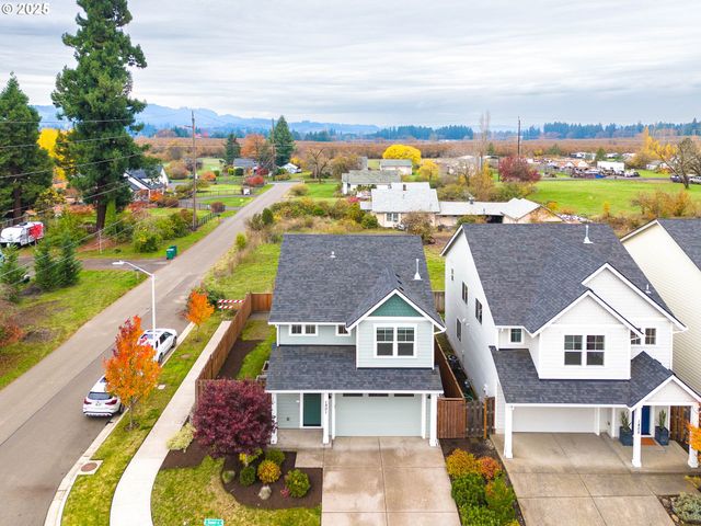 1801 N DANIEL Dr, Newberg, OR 97132