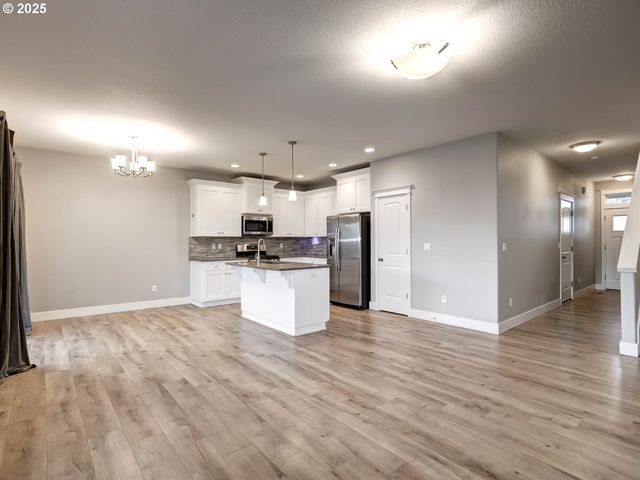 1801 N DANIEL Dr, Newberg, OR 97132