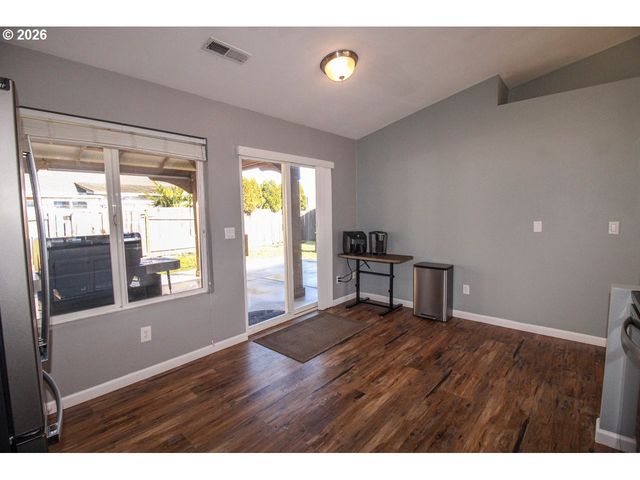 312 S MAGNOLIA St, Cornelius, OR 97113