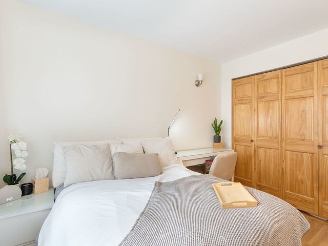 9332 Landings Lane 203D, Des Plaines, IL 60016