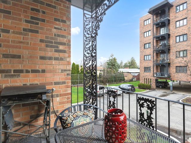 9332 Landings Lane 203D, Des Plaines, IL 60016