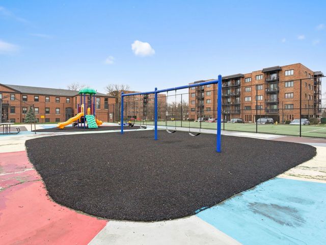 9332 Landings Lane 203D, Des Plaines, IL 60016