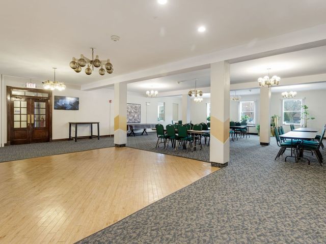 9332 Landings Lane 203D, Des Plaines, IL 60016