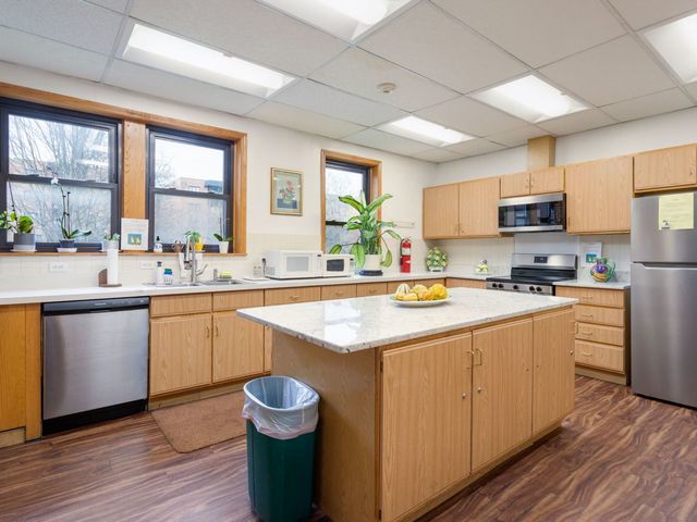 9332 Landings Lane 203D, Des Plaines, IL 60016